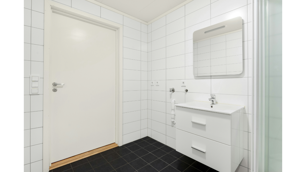 White tile bathroom